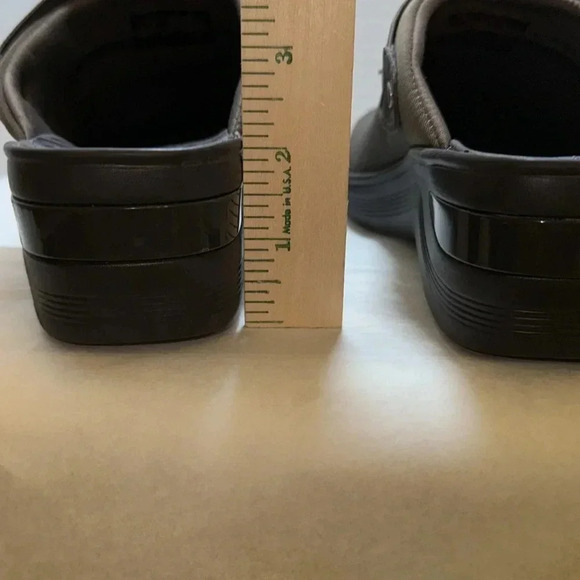 B Zees Simply Dancer Clogs - Picture 6 of 8